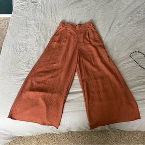 H&M pleated cropped high waisted trouser